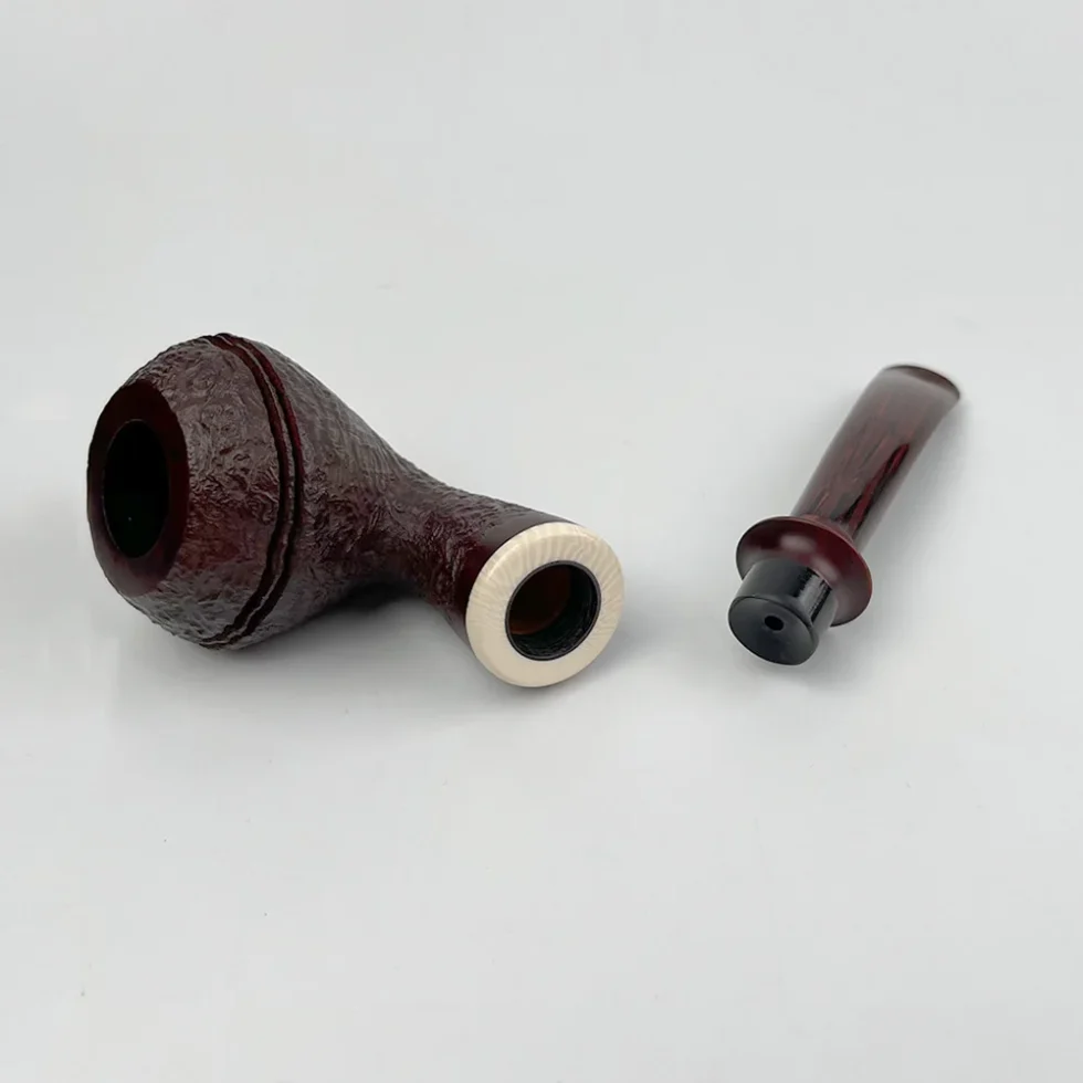 Sandblasted bent bulldog pipe