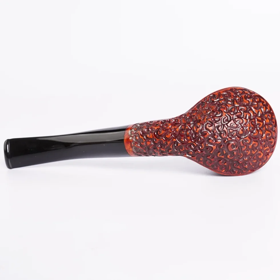 briar-carved pipe