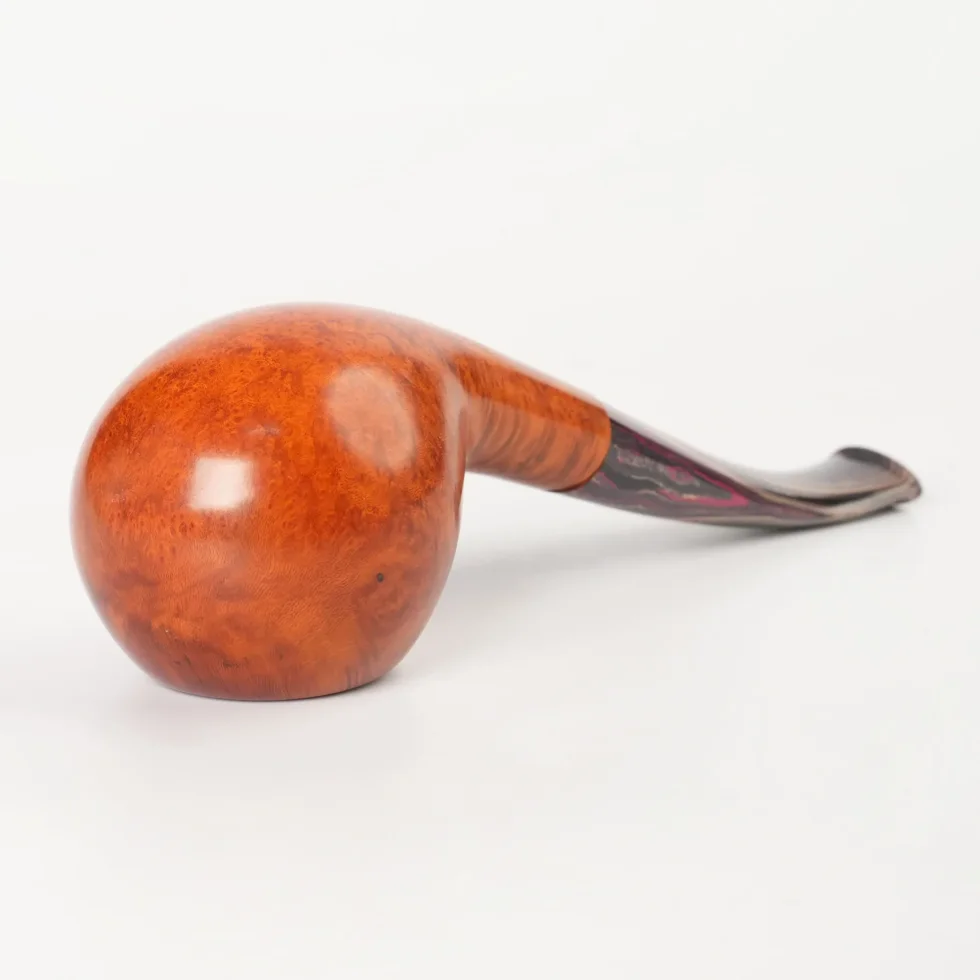 curved tobacco pipe