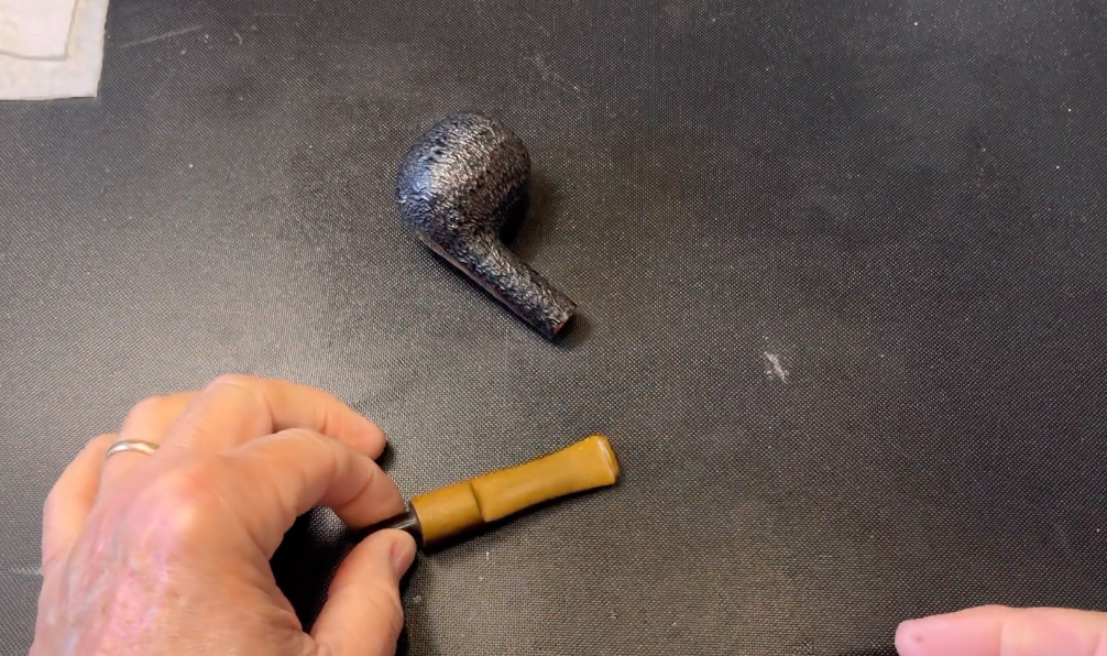 How to clean pipe stems