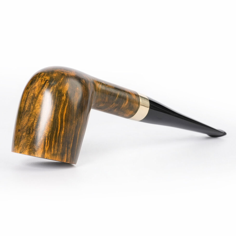 polishing briar pipe