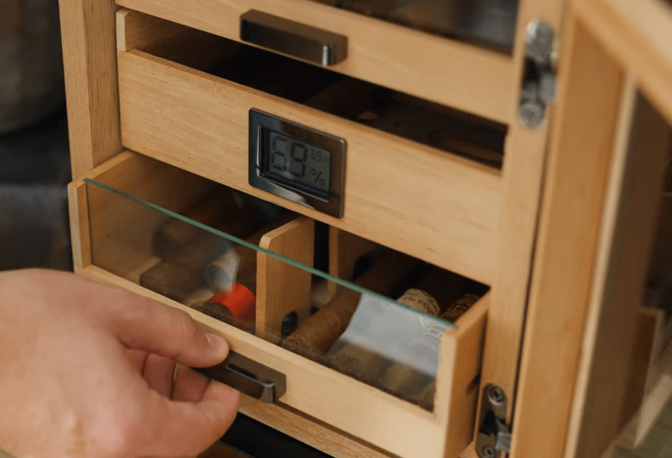 what is a cigar humidor cabinet?