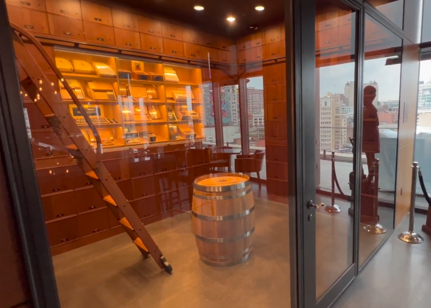 1.cigar humidor room